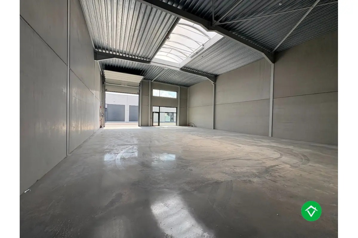 Handelszaak te  koop in Ichtegem 8480 325000.00€  slaapkamers m² - Zoekertje 521661