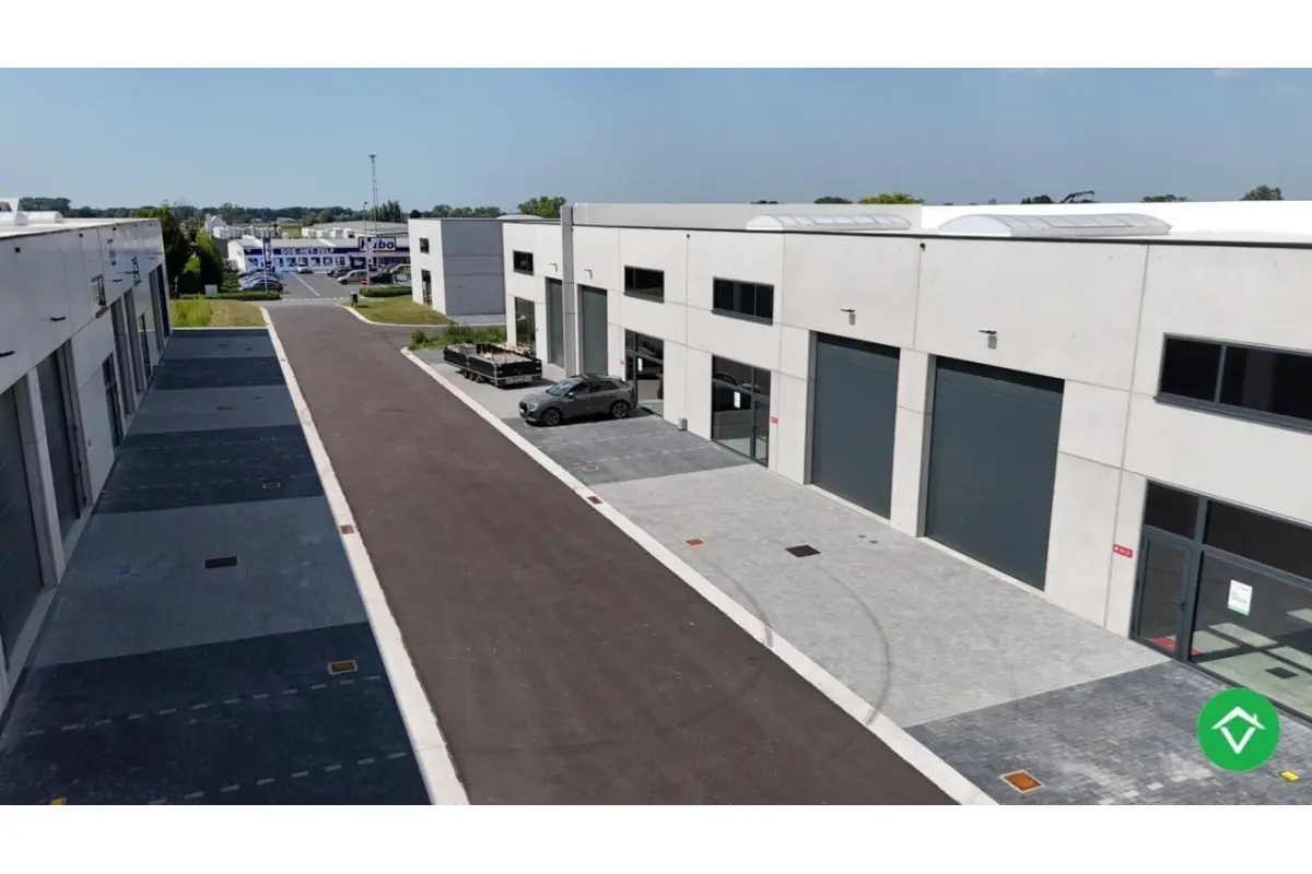 Handelszaak te  koop in Ichtegem 8480 325000.00€  slaapkamers m² - Zoekertje 521660