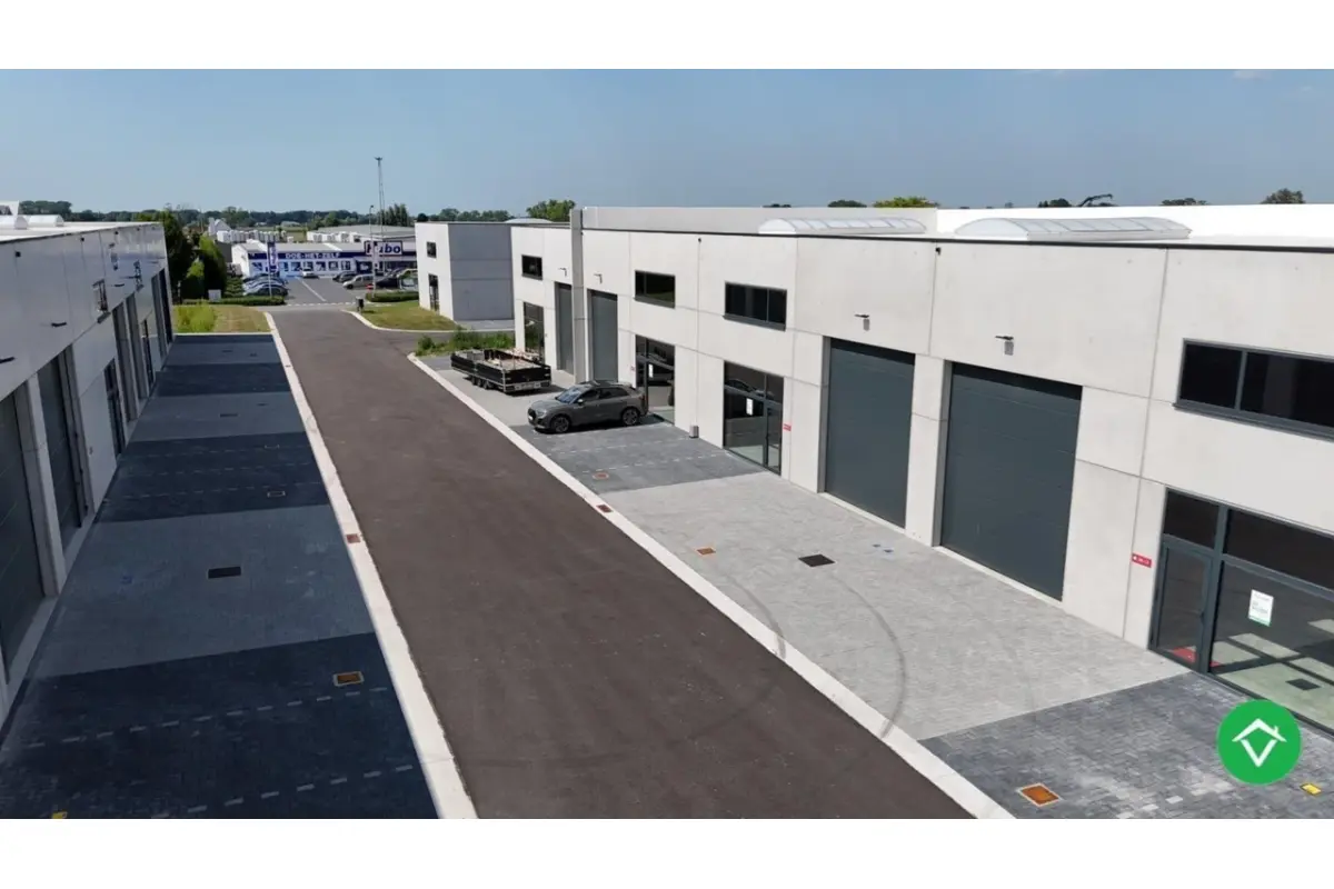 Handelszaak te  koop in Ichtegem 8480 325000.00€  slaapkamers m² - Zoekertje 521660