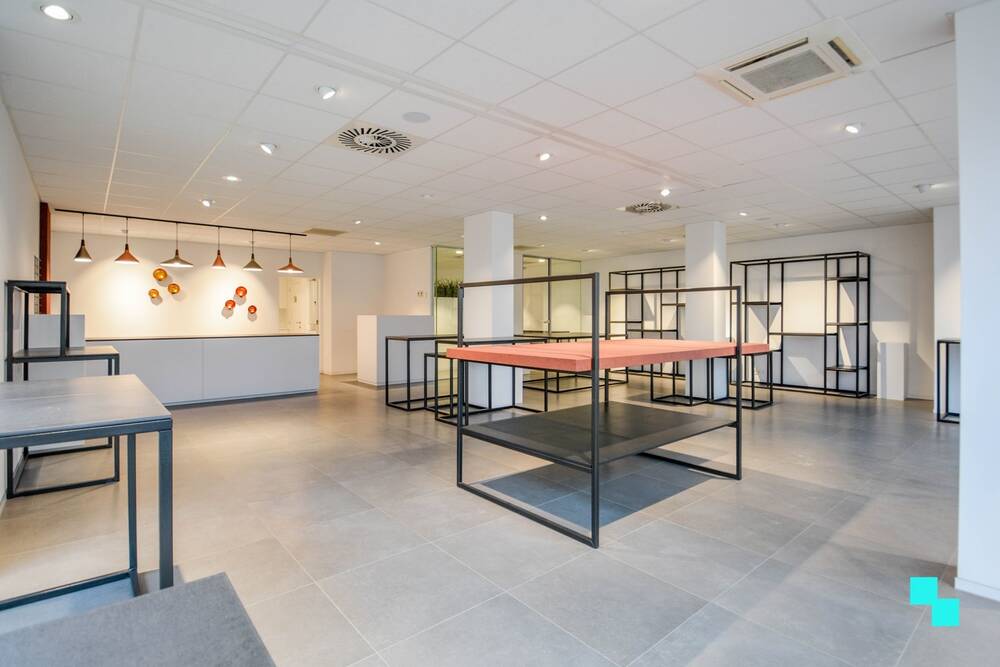 Handelszaak te huur in Izegem 8870 780.00€ slaapkamers m² - Zoekertje 522119