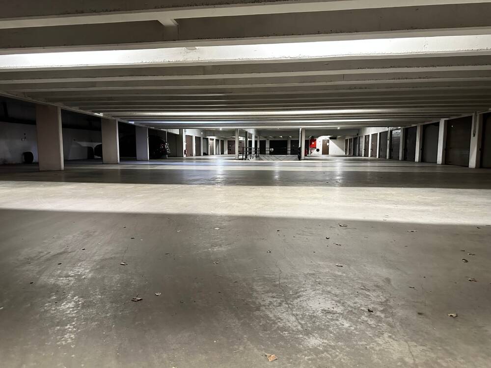 Parking & garage te huur in Knokke 8300 3000.00€ slaapkamers m² - Zoekertje 522077