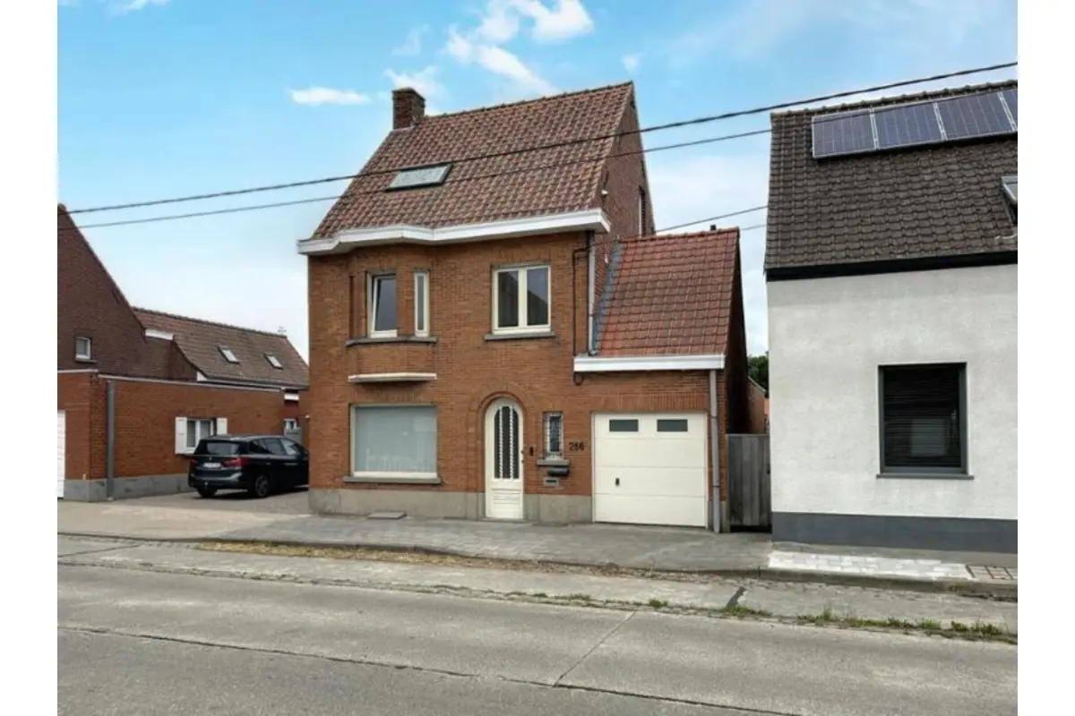 Huis te  koop in Oostnieuwkerke 8840 245000.00€ 3 slaapkamers 174.00m² - Zoekertje 523128
