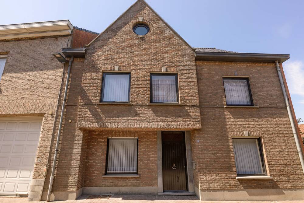 Huis te koop in Meulebeke 8760 265000.00€ 5 slaapkamers 214.00m² - Zoekertje 523109