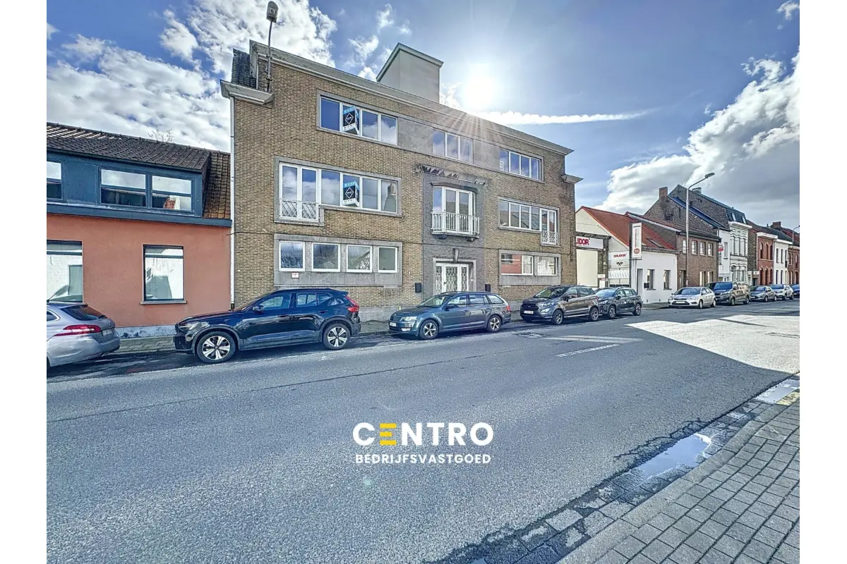 Handelszaak te  koop in Lauwe 8930 299900.00€  slaapkamers 348.00m² - Zoekertje 523790