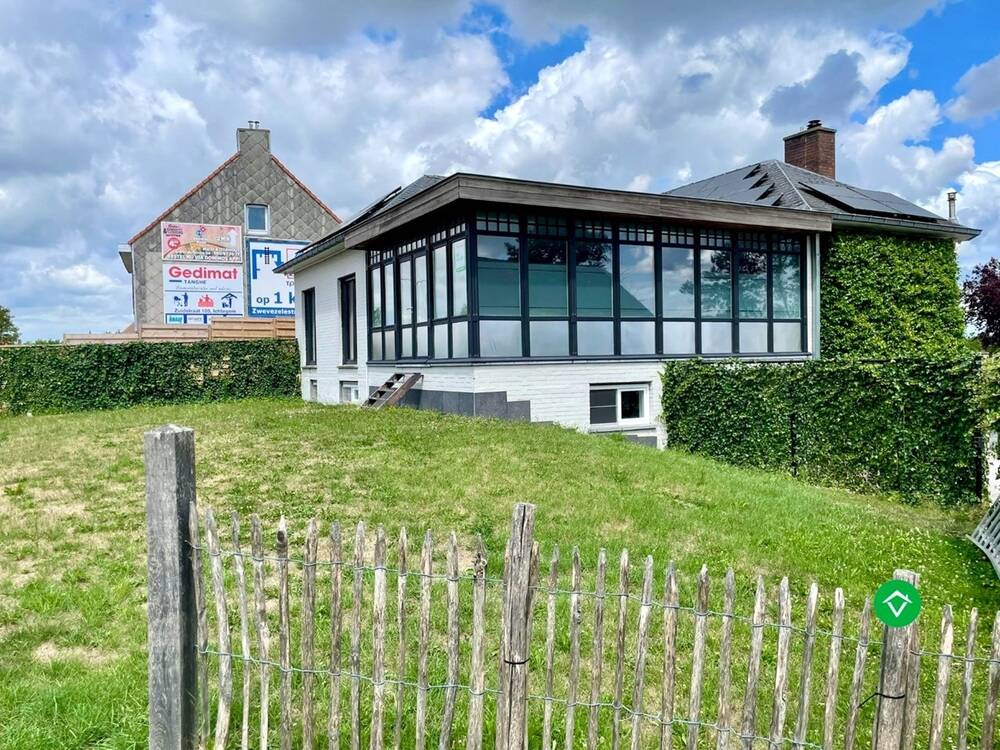 Huis te  huur in Torhout 8820 1250.00€ 4 slaapkamers 321.00m² - Zoekertje 524180