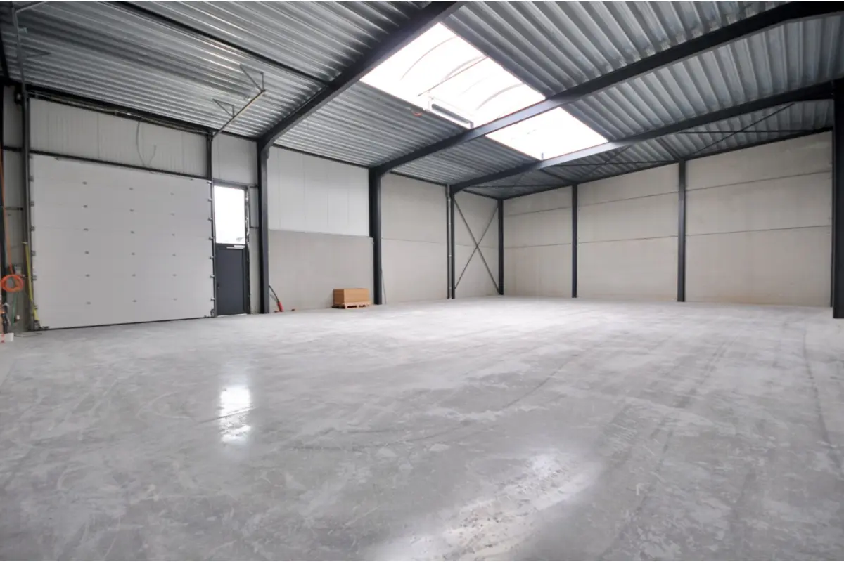 Handelszaak te  koop in Zwevegem 8550 394210.00€  slaapkamers 321.00m² - Zoekertje 524281