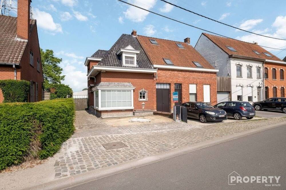 Huis te  koop in Deerlijk 8540 379000.00€ 3 slaapkamers 186.00m² - Zoekertje 526593