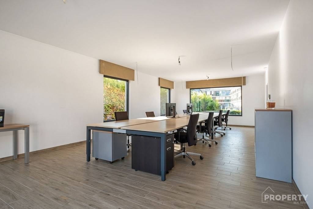 Villa te  koop in Heestert 8551 775000.00€ 5 slaapkamers 372.11m² - Zoekertje 526625