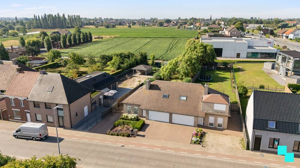 Huis te koop in Roeselare 8800 349000.00€ 3 slaapkamers 175.00m² - Zoekertje 528506