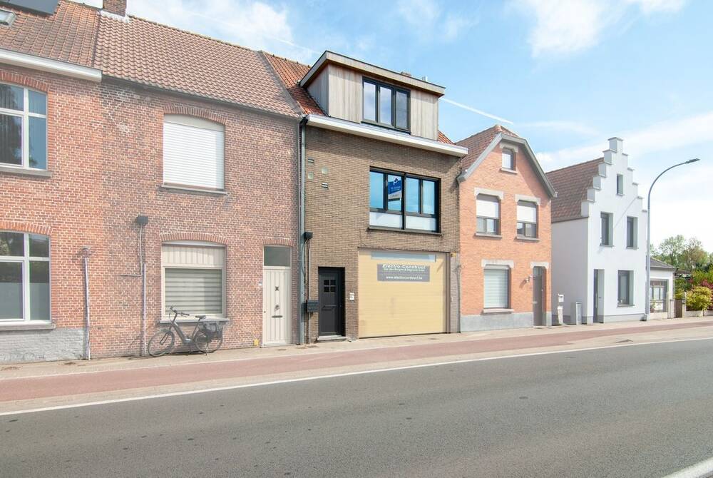 Appartement te  koop in Assebroek 8310 268000.00€ 3 slaapkamers 113.00m² - Zoekertje 530335