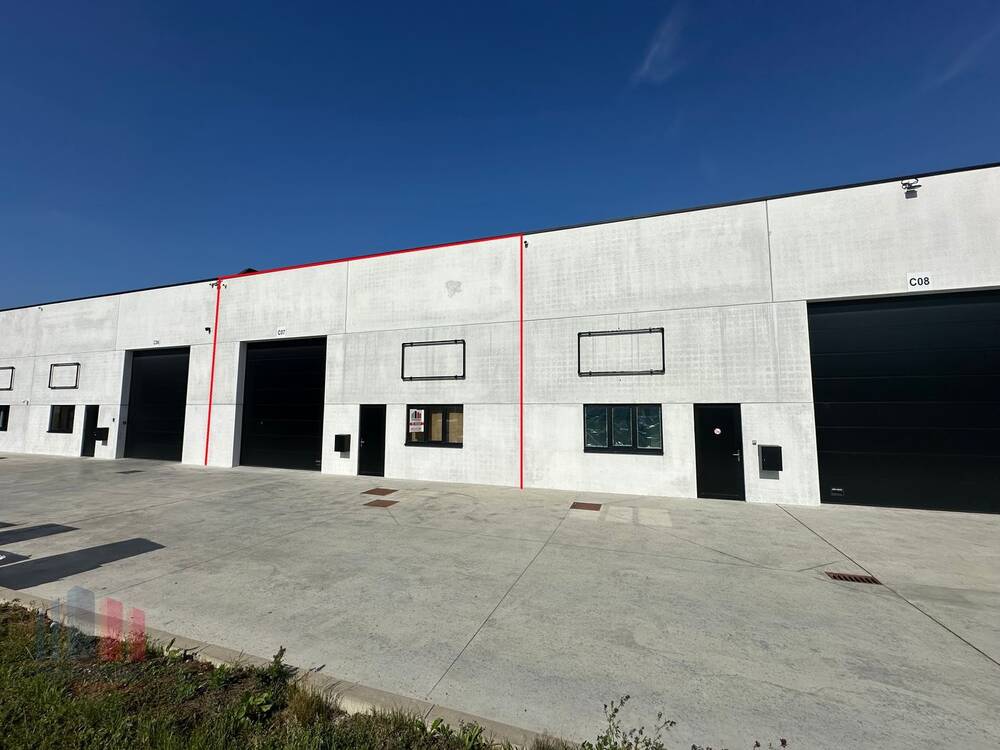Handelszaak te  huur in Waregem 8790 1195.00€  slaapkamers 281.00m² - Zoekertje 529615