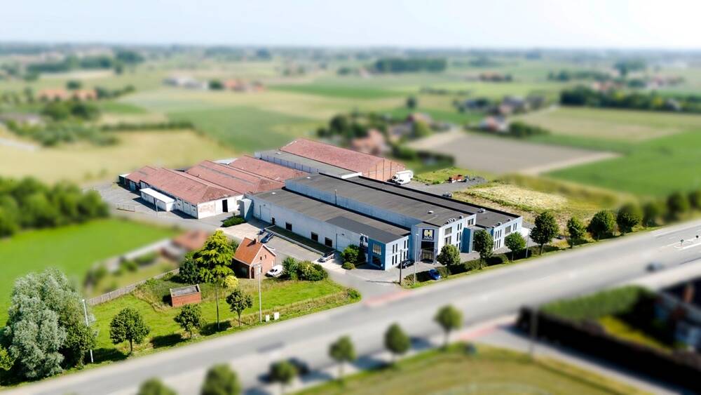 Handelszaak te  koop in Ardooie 8850 5370000.00€  slaapkamers m² - Zoekertje 529873
