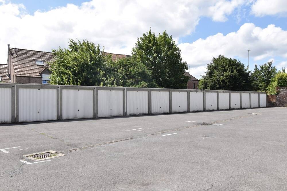 Parking & garage te huur in Assebroek 8310 40.00€ slaapkamers m² - Zoekertje 529950