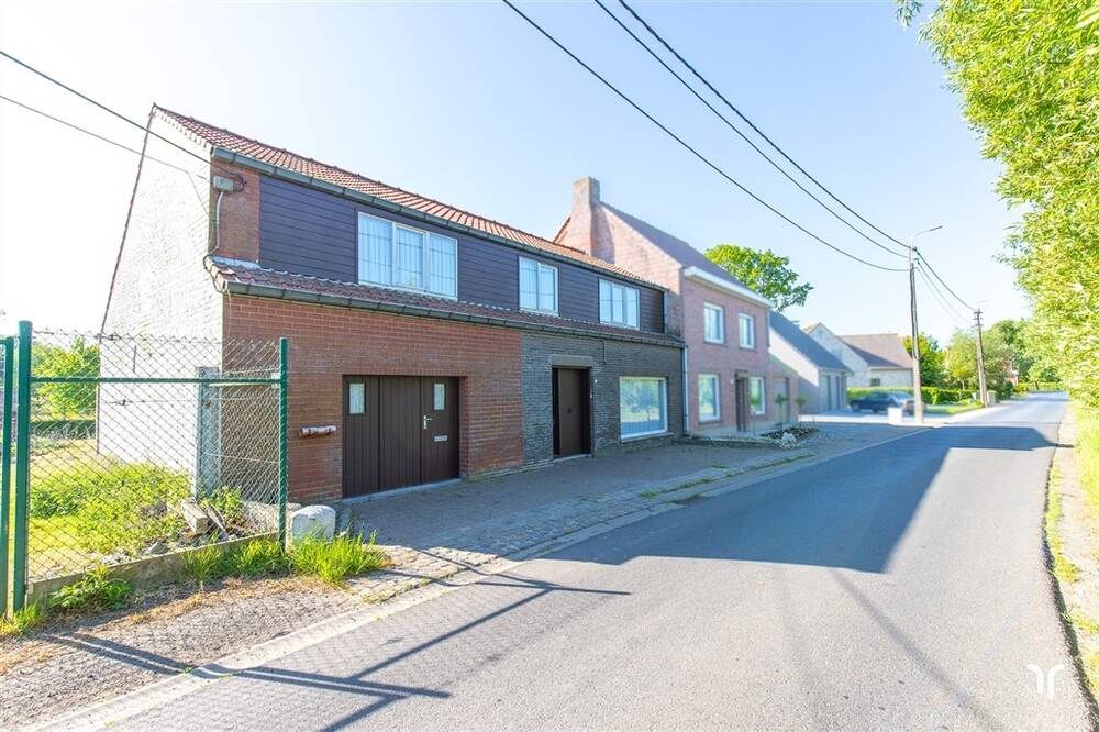 Huis te koop in Aartrijke 8211 209000.00€ 3 slaapkamers 197.00m² - Zoekertje 530034