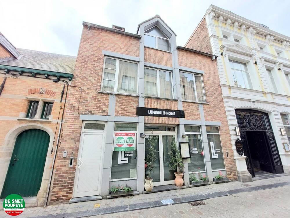Handelszaak te  huur in Brugge 8000 2500.00€  slaapkamers m² - Zoekertje 529469