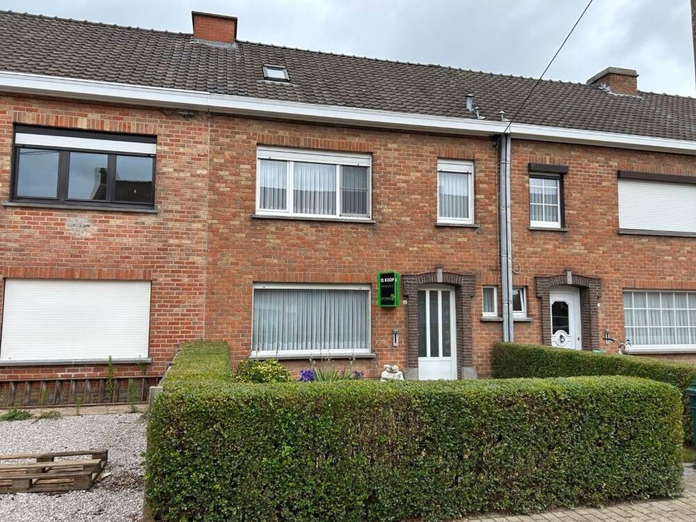 Huis te koop in Sint-Baafs-Vijve 8710 175000.00€ 3 slaapkamers m² - Zoekertje 530809