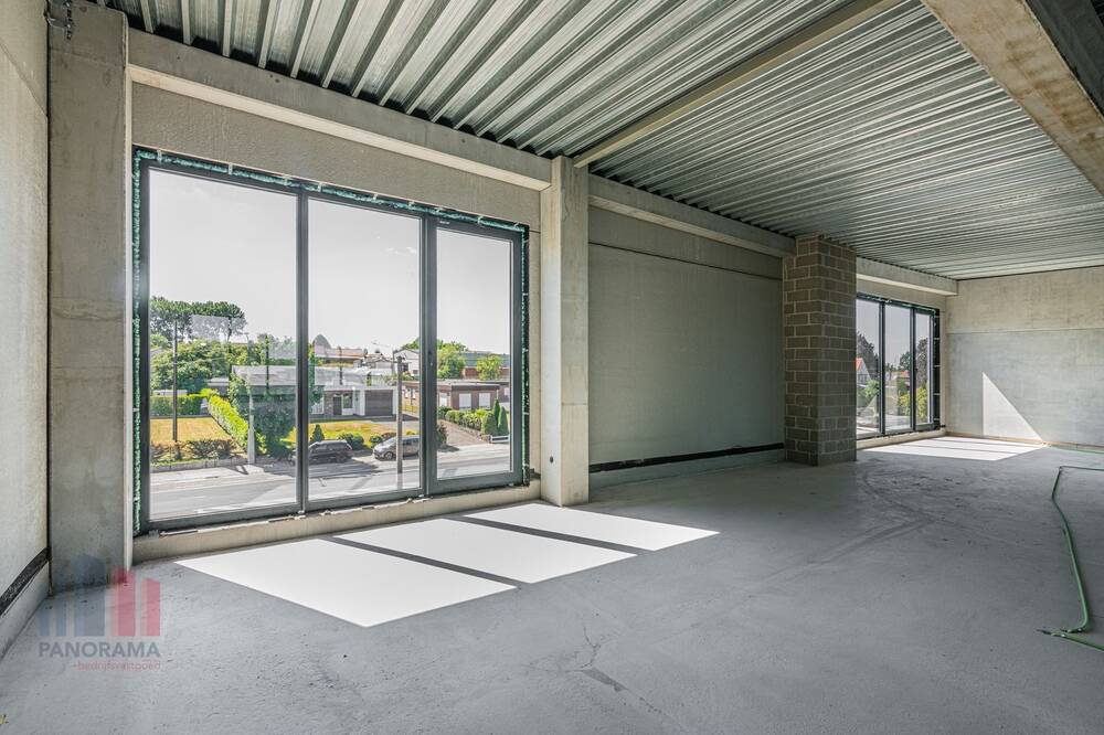 Handelszaak te koop in Hooglede 8830 275000.00€ slaapkamers 153.00m² - Zoekertje 530463