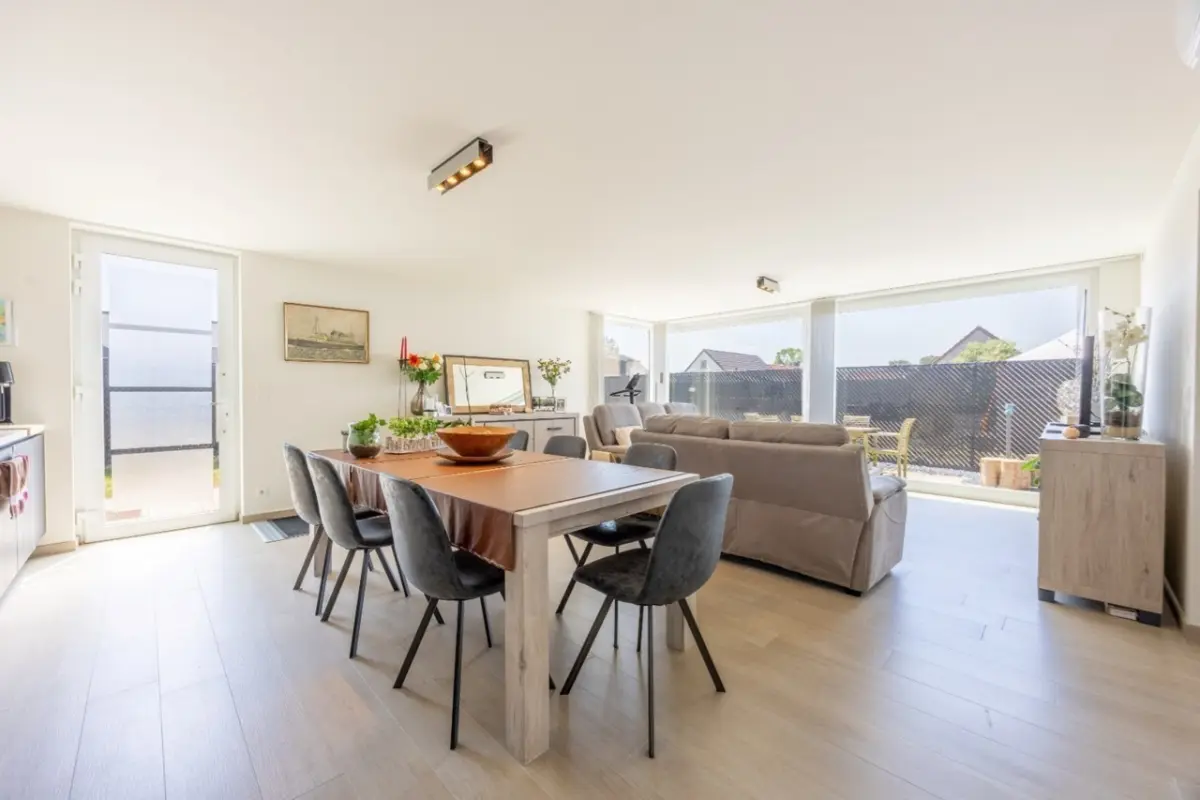 Huis te  koop in Lombardsijde 8434 290000.00€ 2 slaapkamers 80.00m² - Zoekertje 531507