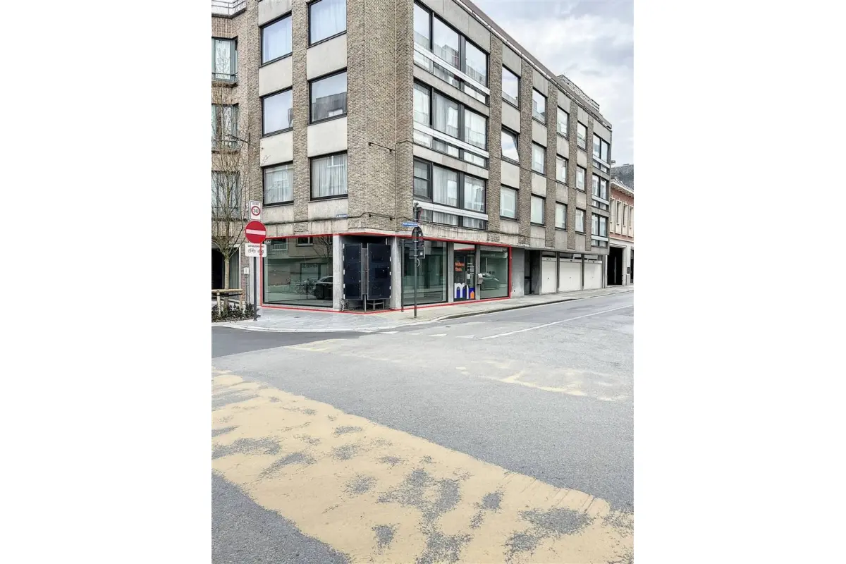 Handelszaak te  huur in Roeselare 8800 790.00€  slaapkamers m² - Zoekertje 533597