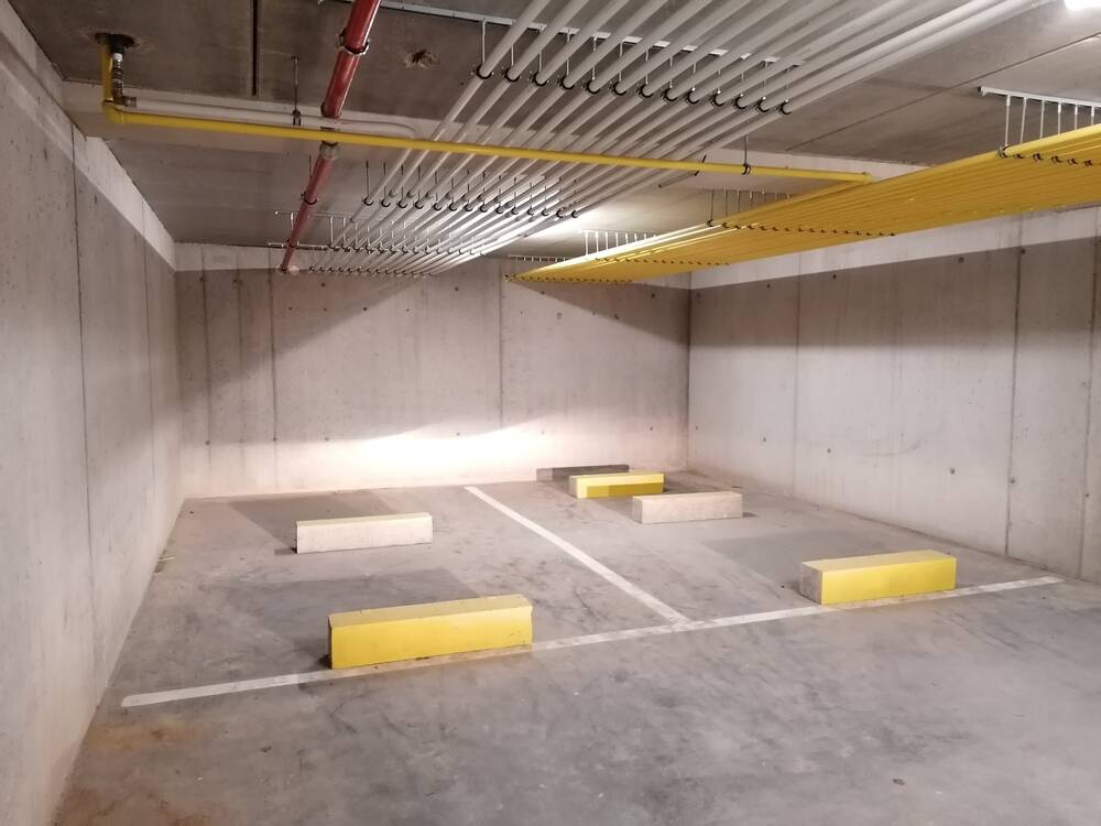 Parking & garage te huur in Brugge 8000 65.00€ slaapkamers m² - Zoekertje 532727