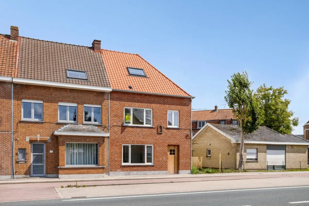 Huis te  koop in Sint-Michiels 8200 515000.00€ 3 slaapkamers 180.00m² - Zoekertje 532493