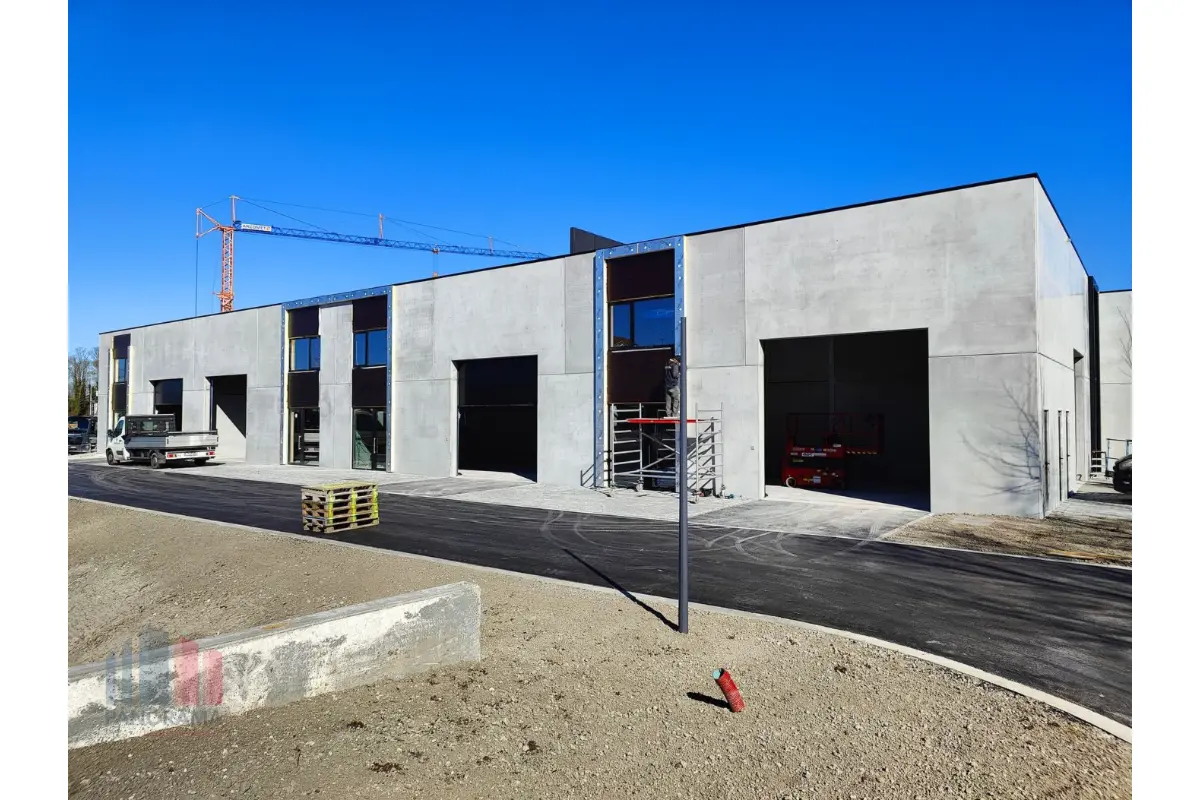 Handelszaak te  huur in Oudenburg 8460 1370.00€  slaapkamers 274.00m² - Zoekertje 533923