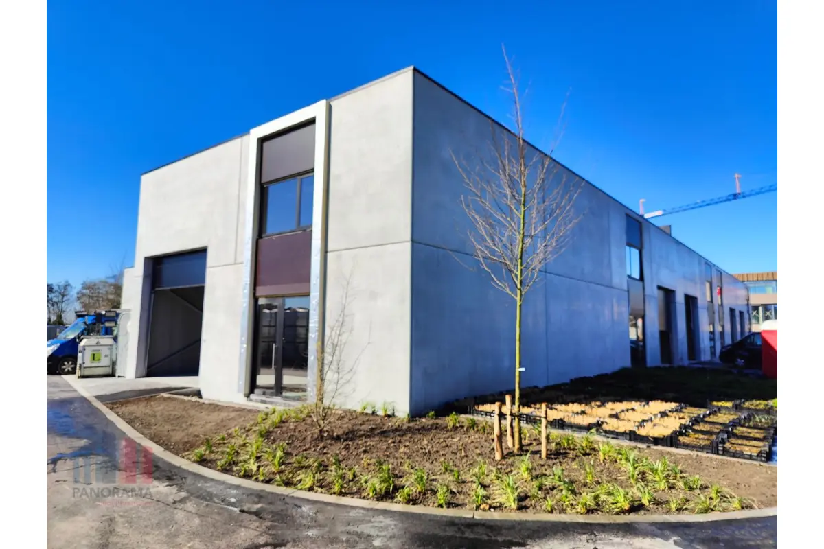 Handelszaak te  huur in Oudenburg 8460 1400.00€  slaapkamers 280.00m² - Zoekertje 533924