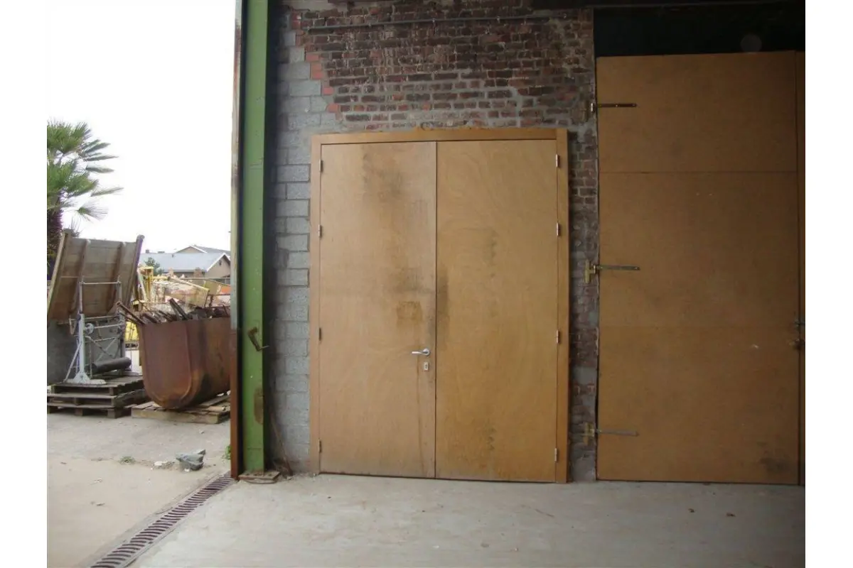 Handelszaak te  huur in Heule 8501 127.00€  slaapkamers m² - Zoekertje 535430