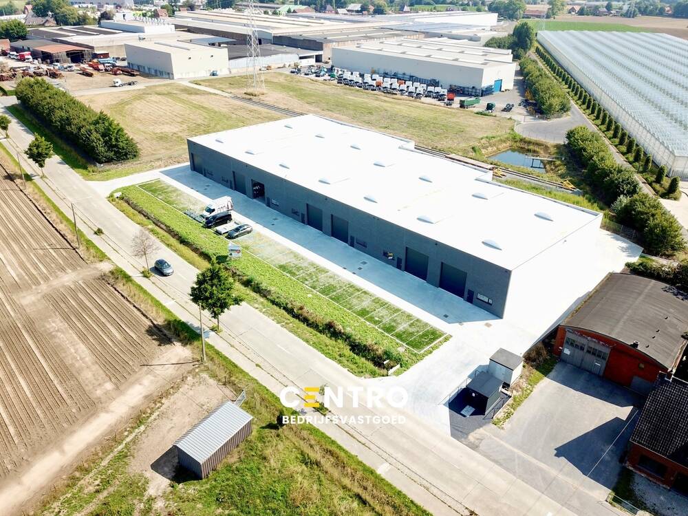 Handelszaak te  koop in Oostnieuwkerke 8840 291600.00€  slaapkamers 216.00m² - Zoekertje 534686