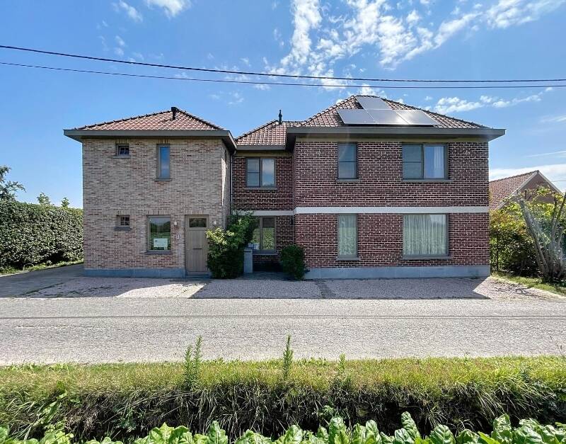 Huis te koop in Izegem 8870 637000.00€ 5 slaapkamers 272.00m² - Zoekertje 535713