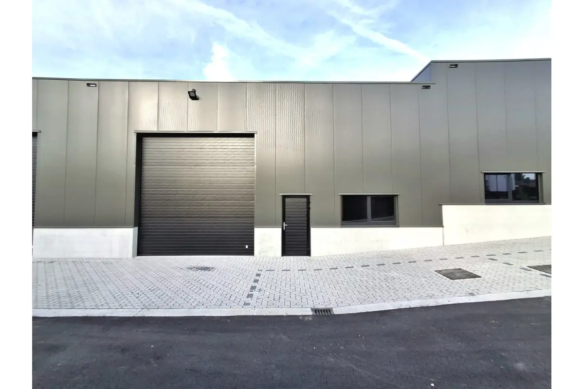 Handelszaak te  huur in Aarsele 8700 900.00€  slaapkamers m² - Zoekertje 536064