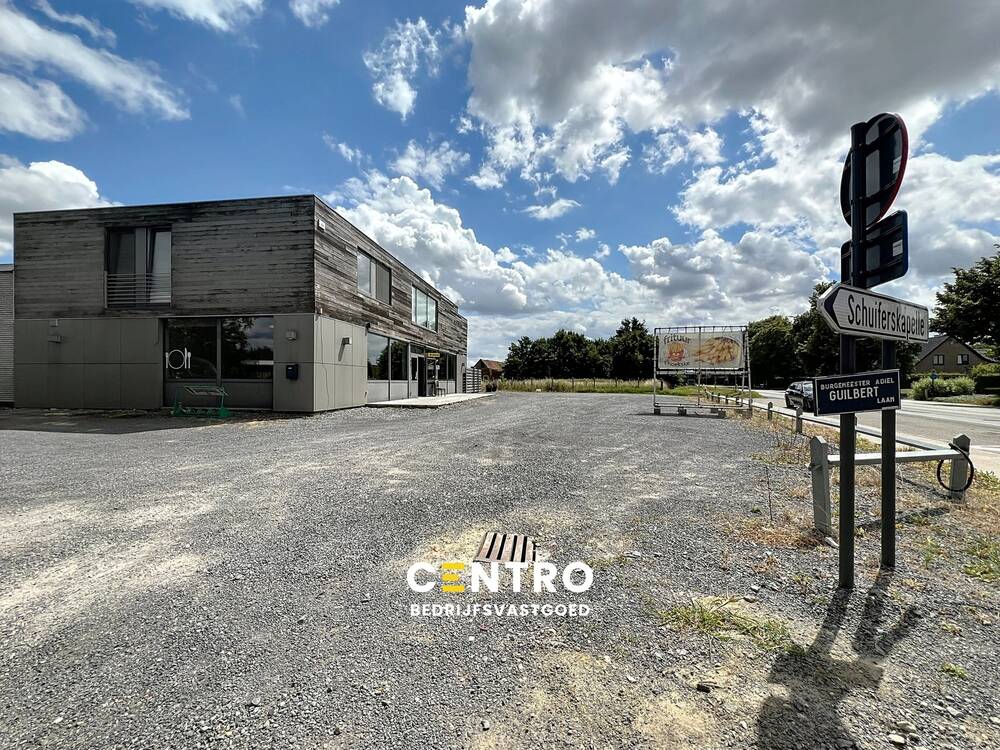 Handelszaak te  huur in Tielt 8700 0.00€  slaapkamers 230.00m² - Zoekertje 535781