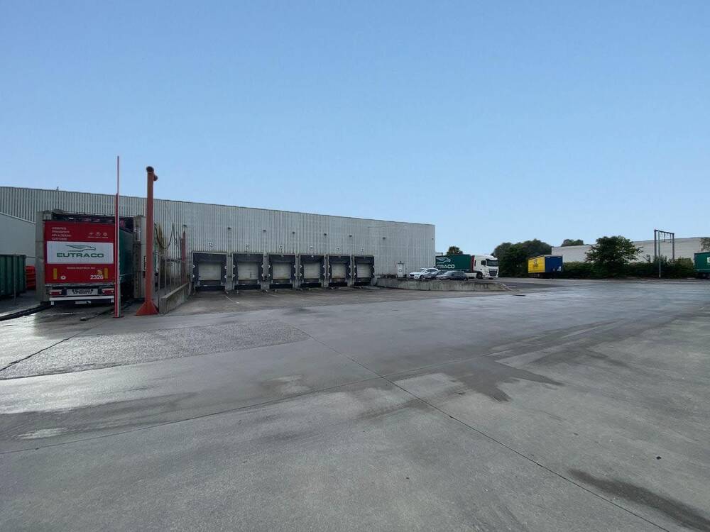 Handelszaak te huur in Roeselare 8800 8335.00€ slaapkamers 2500.00m² - Zoekertje 535724