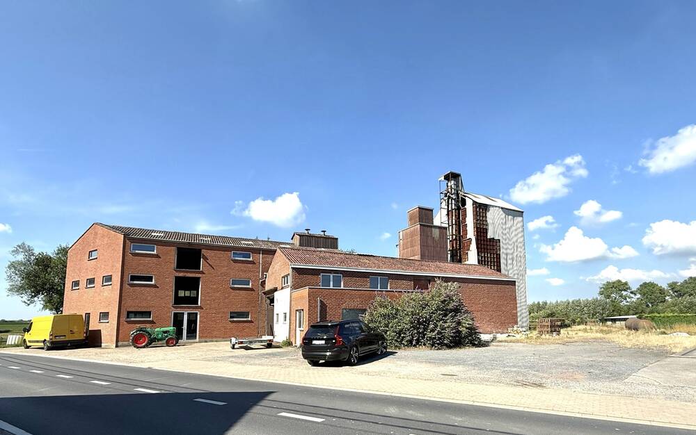 Handelszaak te koop in Hooglede 8830 545000.00€ slaapkamers 1050.00m² - Zoekertje 537530