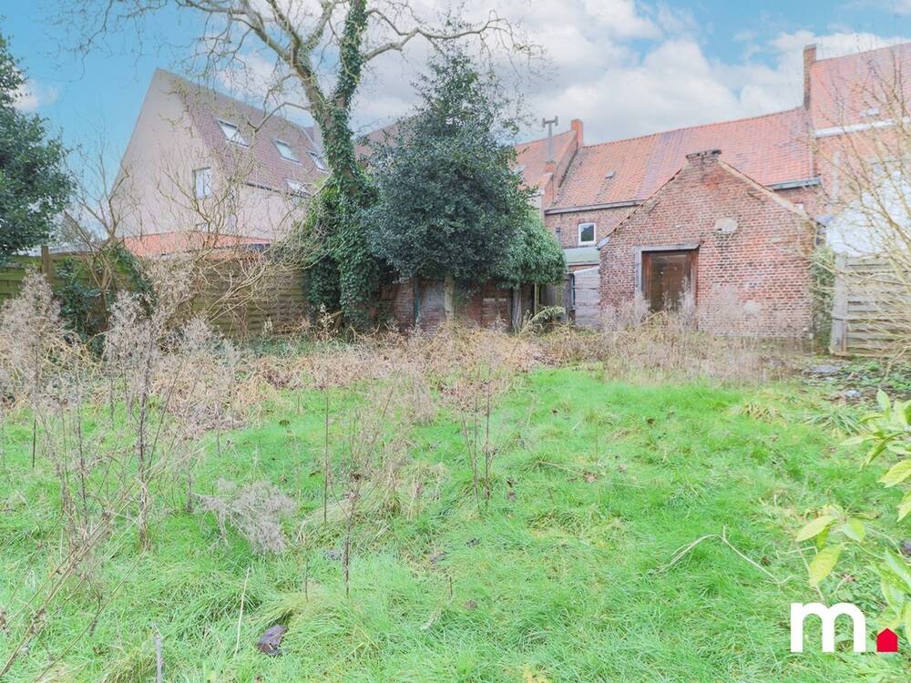 Huis te  koop in Deerlijk 8540 150000.00€ 6 slaapkamers 252.00m² - Zoekertje 538226