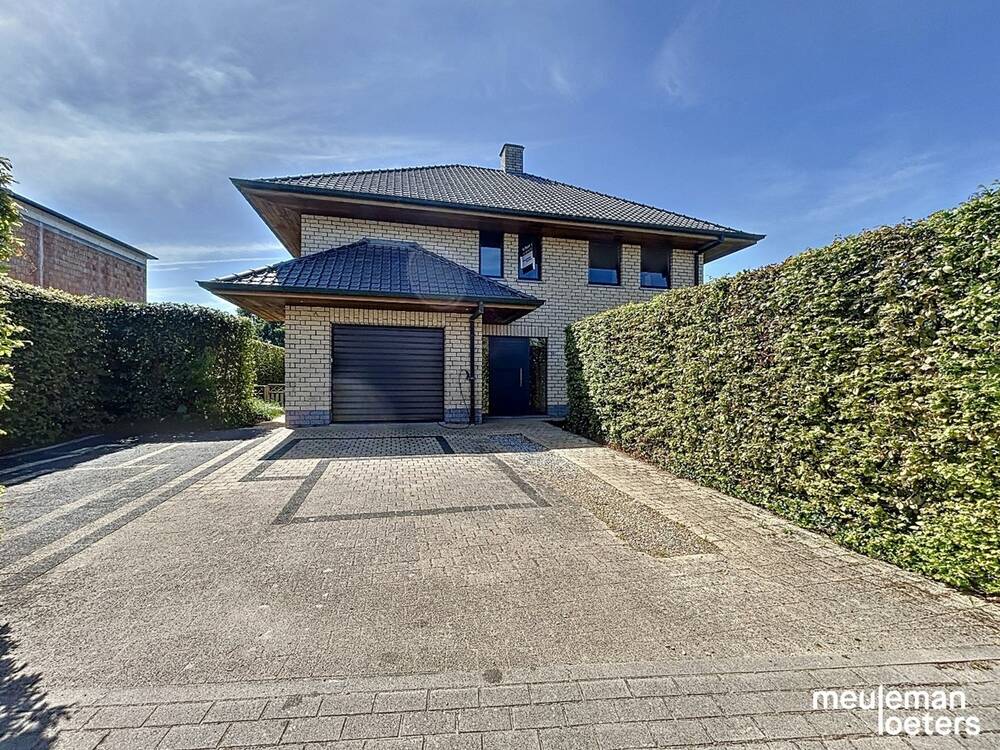 Huis te huur in Oostkamp 8020 1350.00€ 4 slaapkamers m² - Zoekertje 540009