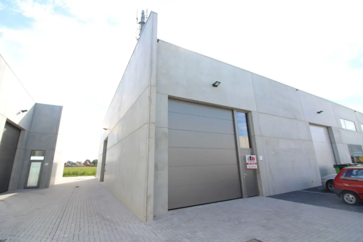 Handelszaak te  huur in Zedelgem 8210 950.00€  slaapkamers 260.00m² - Zoekertje 539544