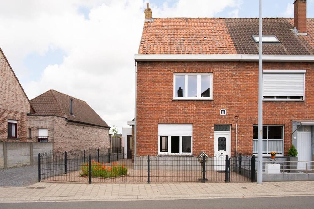 Huis te koop in Sijsele 8340 265000.00€ 3 slaapkamers m² - Zoekertje 541693