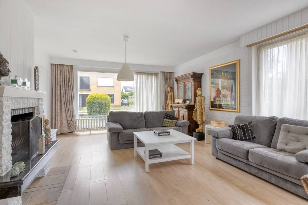 Huis te koop in Sint-Andries 8200 350000.00€ 4 slaapkamers 198.00m² - Zoekertje 541687