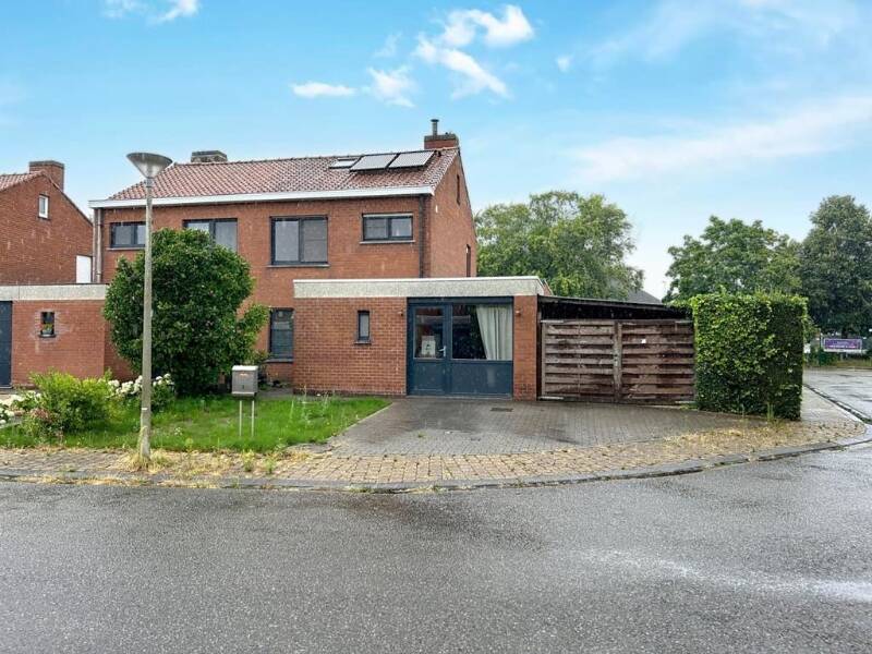 Huis te koop in Roeselare 8800 249000.00€ 3 slaapkamers 136.00m² - Zoekertje 541114
