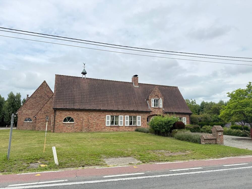 Villa te in Pittem 8740 1350.00€ 5 slaapkamers 390.00m² - Zoekertje 541605