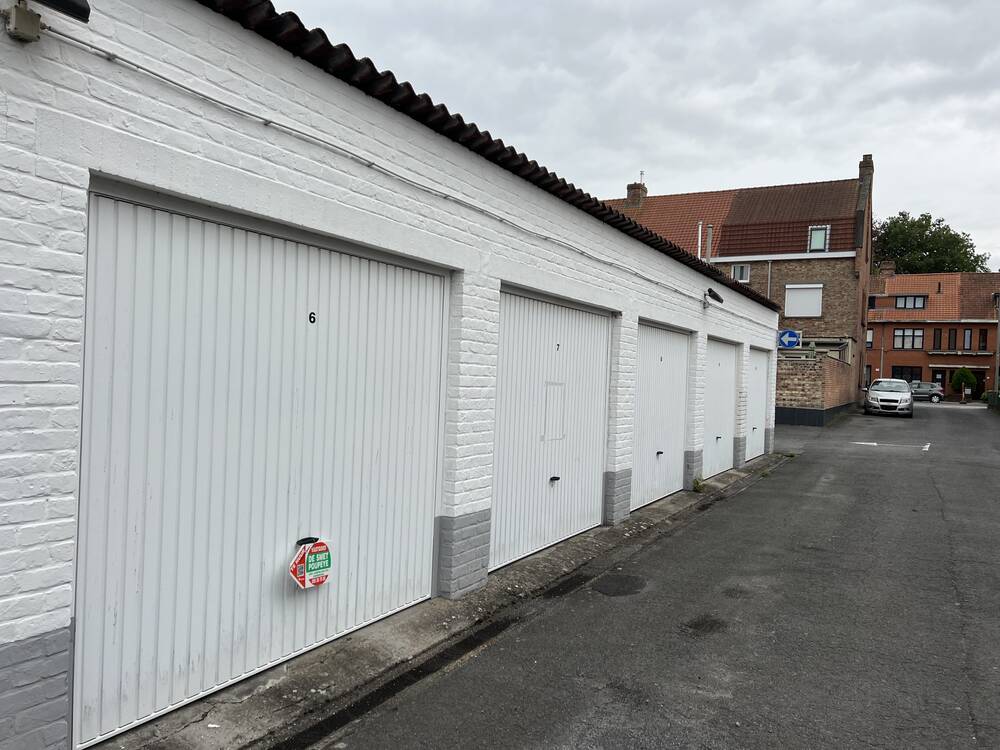 Parking & garage te huur in Assebroek 8310 85.00€ slaapkamers m² - Zoekertje 541626