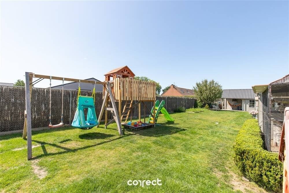 Huis te  koop in Lichtervelde 8810 319000.00€ 3 slaapkamers 203.00m² - Zoekertje 542647