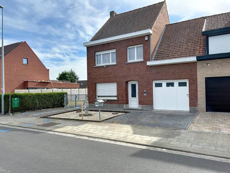 Huis te koop in Waregem 8790 220000.00€ 3 slaapkamers m² - Zoekertje 543046