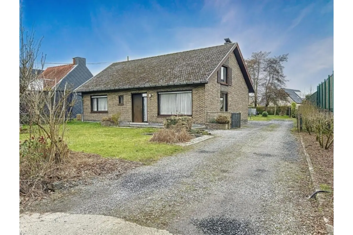 Huis te  koop in Izegem 8870 385000.00€ 3 slaapkamers 159.00m² - Zoekertje 544005