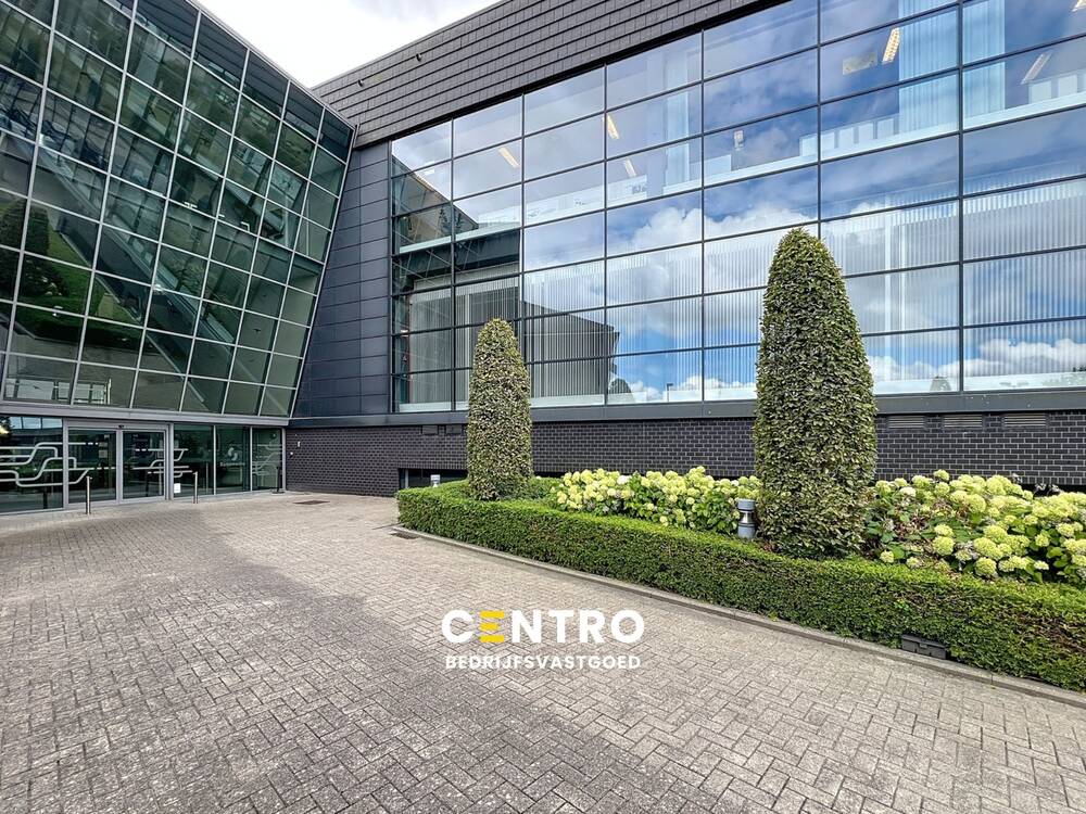Handelszaak te  huur in Kortrijk 8500 0.00€  slaapkamers 1807.00m² - Zoekertje 543857