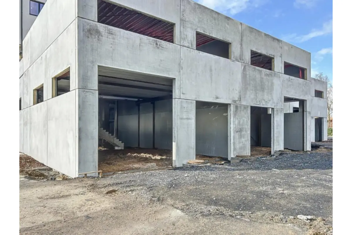 Handelszaak te  koop in Kerkhove 8581 300000.00€  slaapkamers m² - Zoekertje 544029