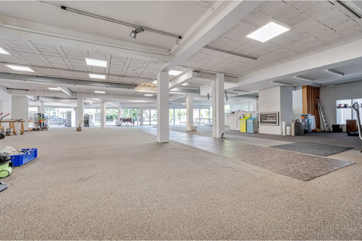 Handelszaak te  koop in Hulste 8531 498000.00€  slaapkamers 573.00m² - Zoekertje 544053