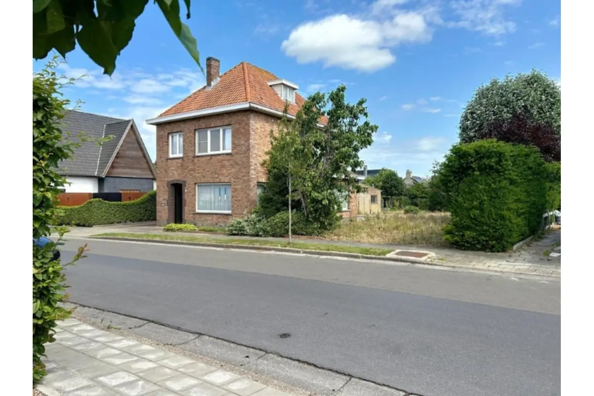 Huis te  koop in Zedelgem 8210 299000.00€ 3 slaapkamers 157.00m² - Zoekertje 544031