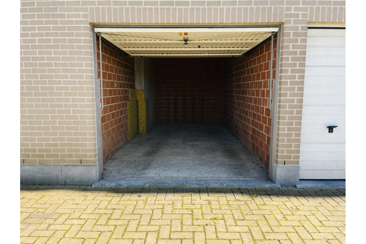 Parking & garage te  koop in Zeebrugge 8380 35000.00€  slaapkamers m² - Zoekertje 547537